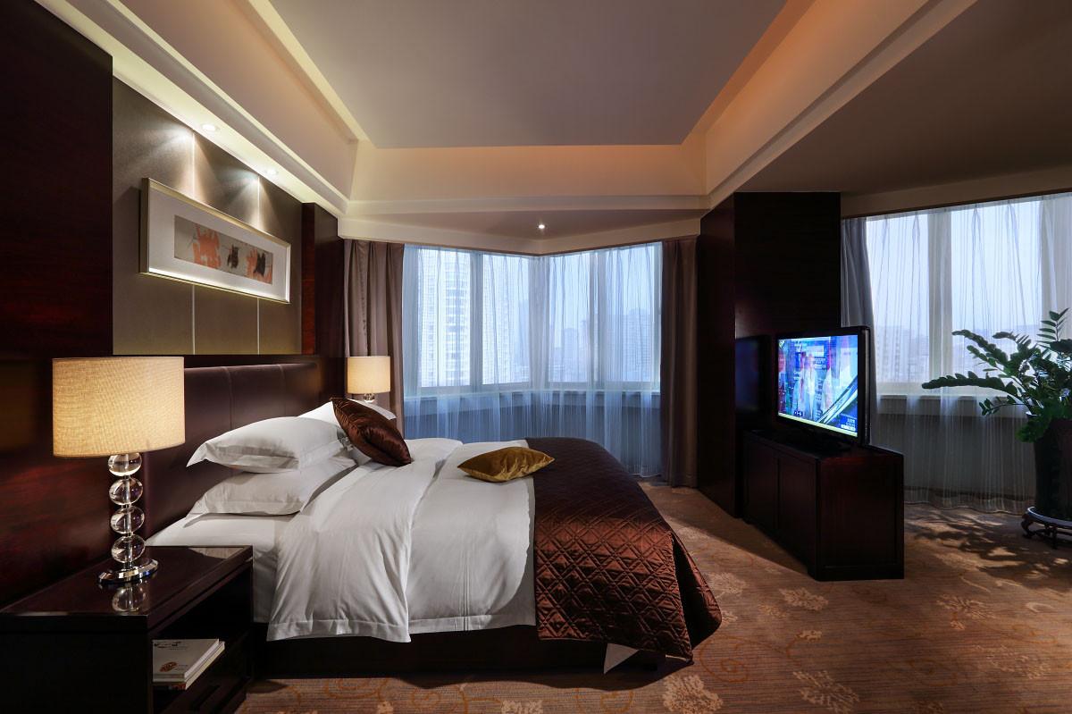 Deluxe, Executive, Suite