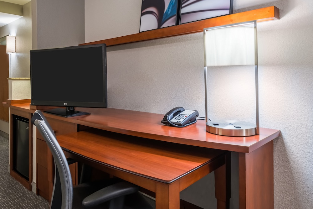 Courtyard By Marriott Little Rock Downtown 25/29