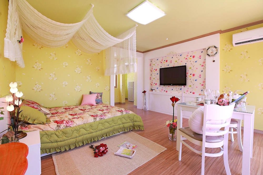 Bellus Rose Pension Hotel 15/64