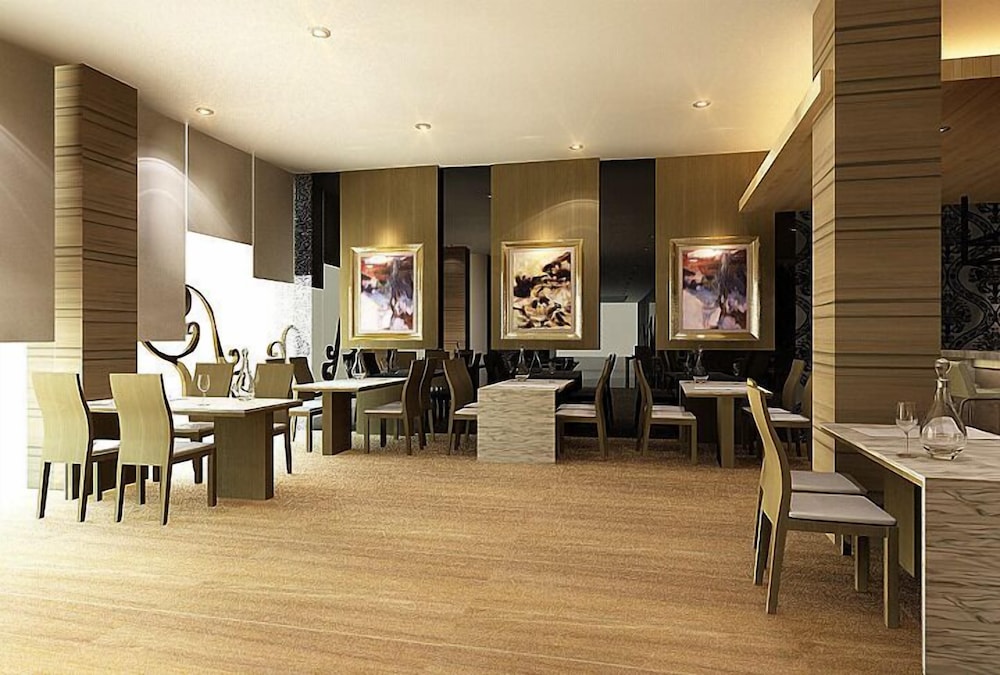 Hotel Grand Imawan 17/25