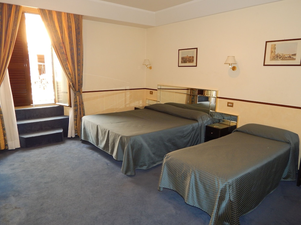 Hotel Garda Roma 13/60