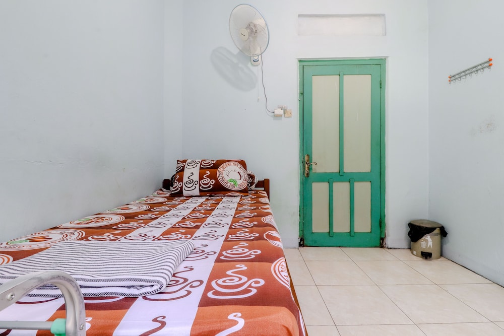 Bahagia Sederhana Home Stay - Hostel by ZUZU 21/50