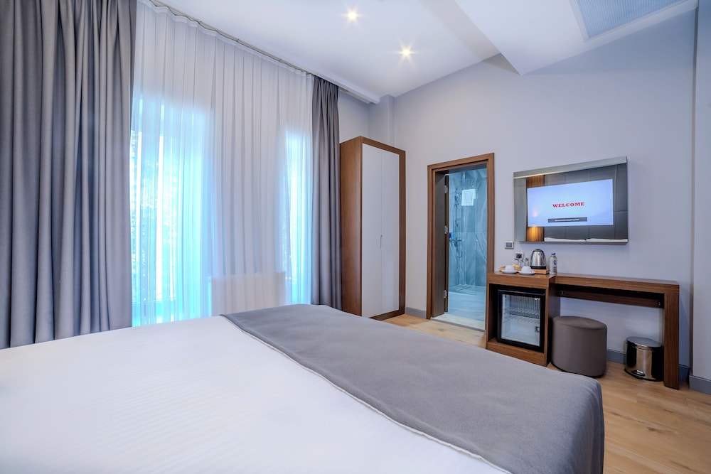 SUPERIOR, DOUBLE BED