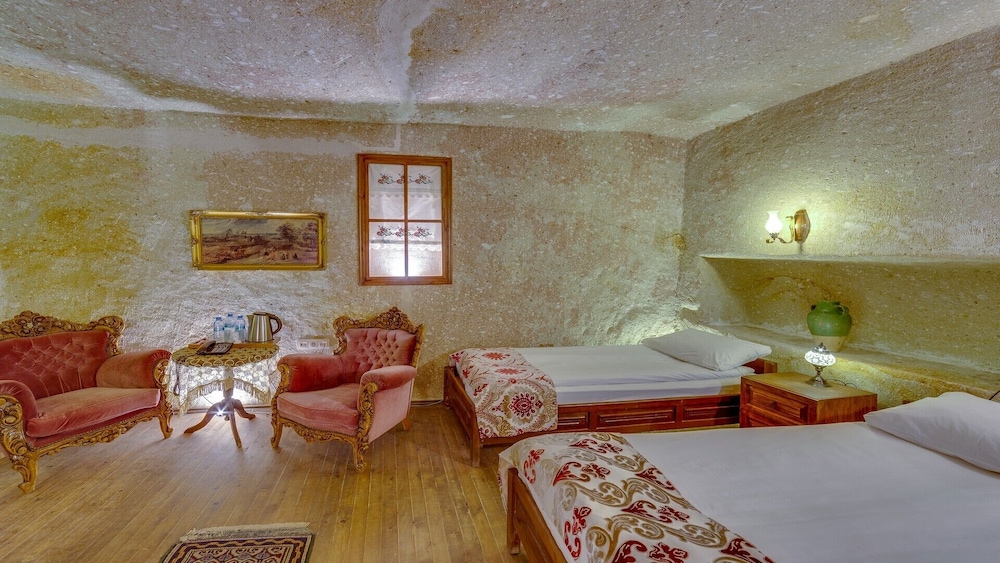 Cave, Comfort, Deluxe, 3 Beds