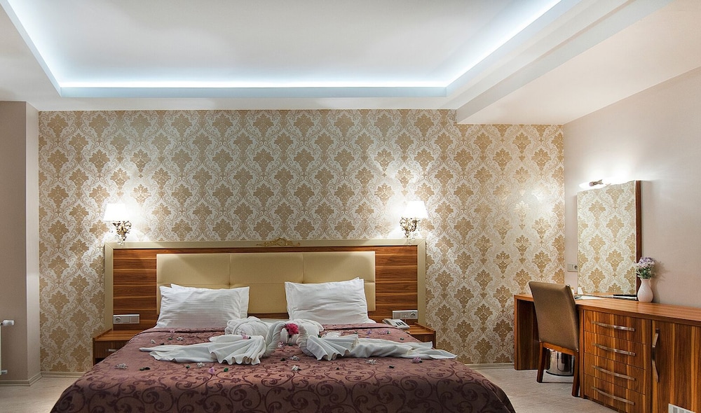 WHITE TUANA THERMAL YALOVA 16/69