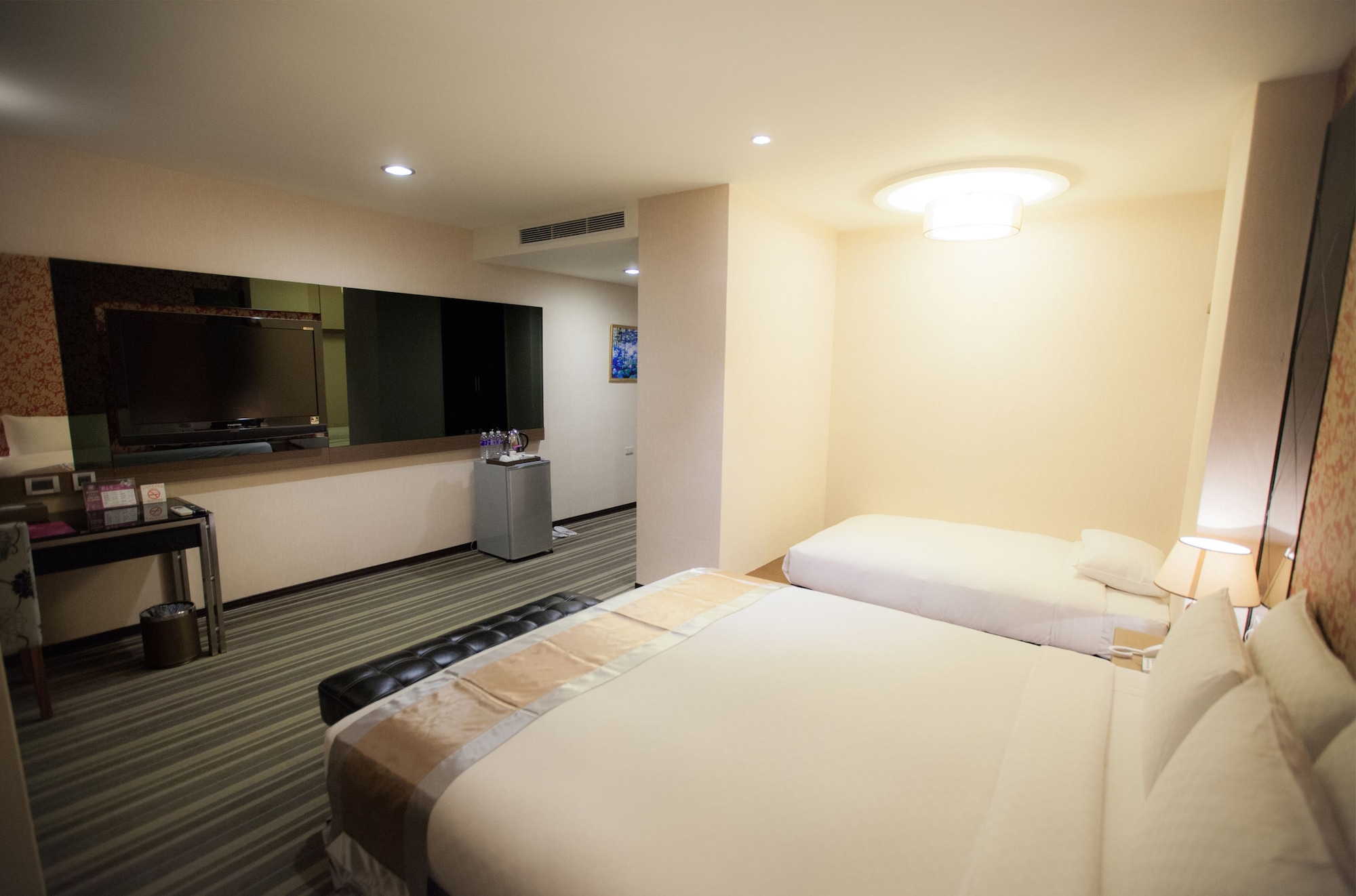 ROOM, TRIPLE