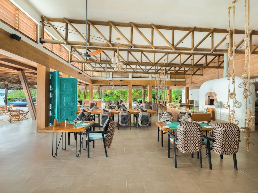 Sirru Fen Fushi Private Lagoon Resort 50/68