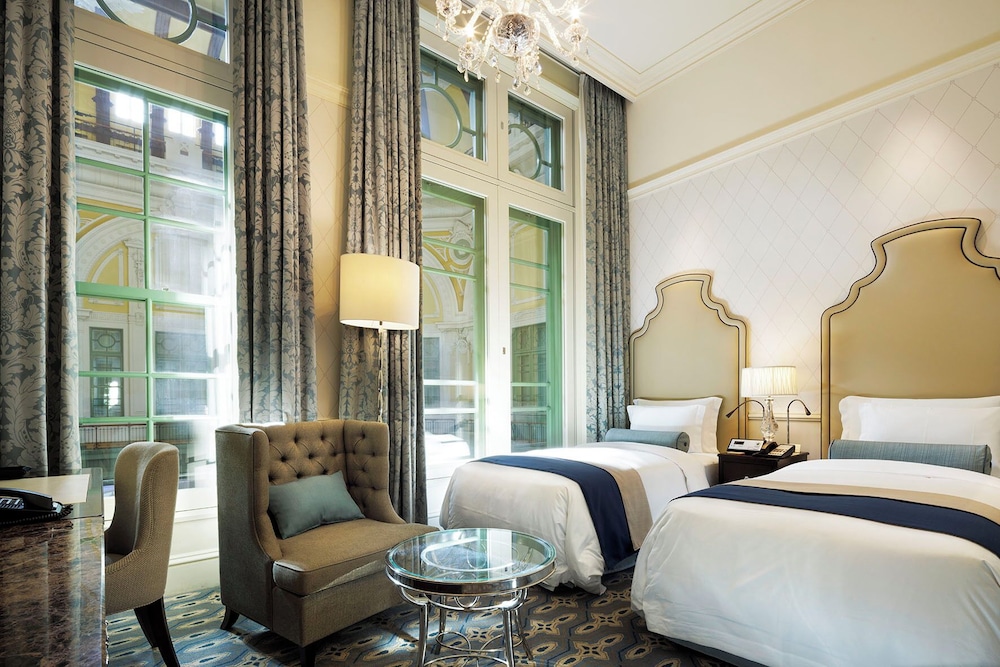 COMFORT, TWIN BEDS, DOME SIDE