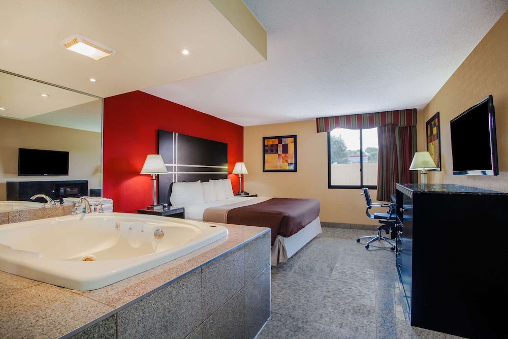 Howard Johnson by Wyndham North Plainfield 15/18