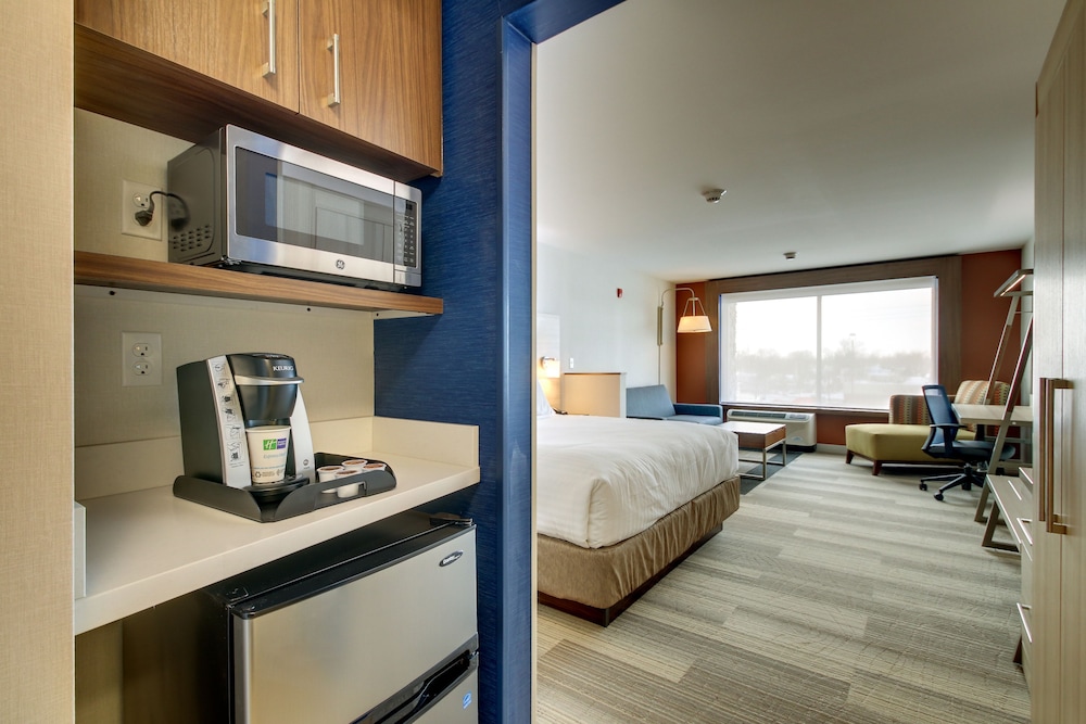 Holiday Inn Express & Suites GALESBURG 24/61