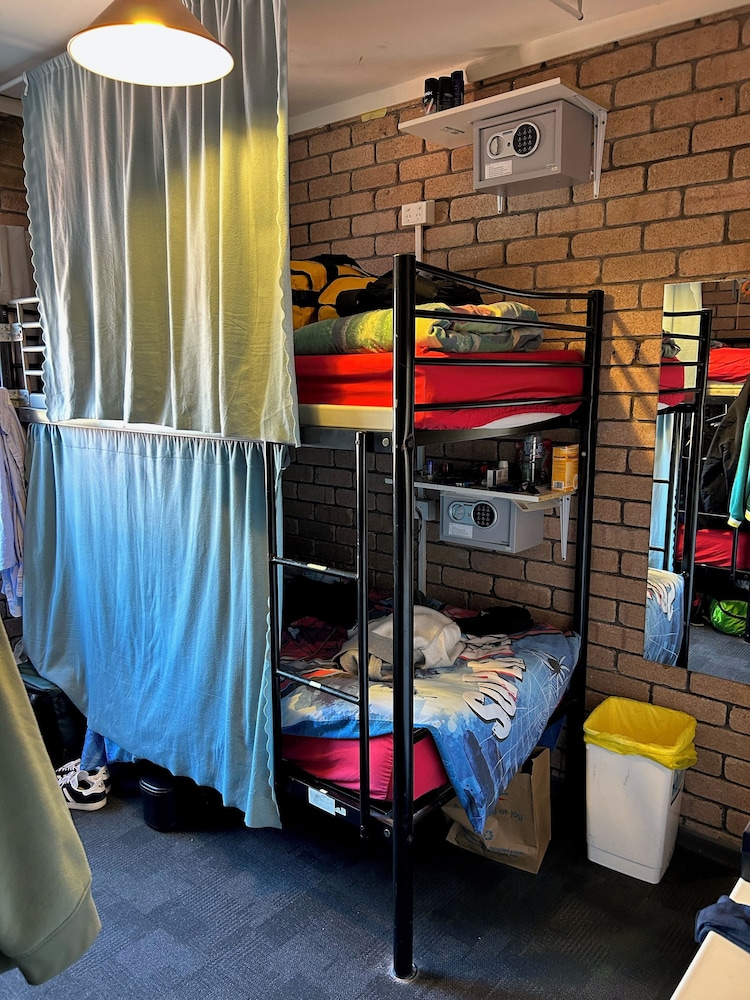 The Shiralee - Hostel 15/57