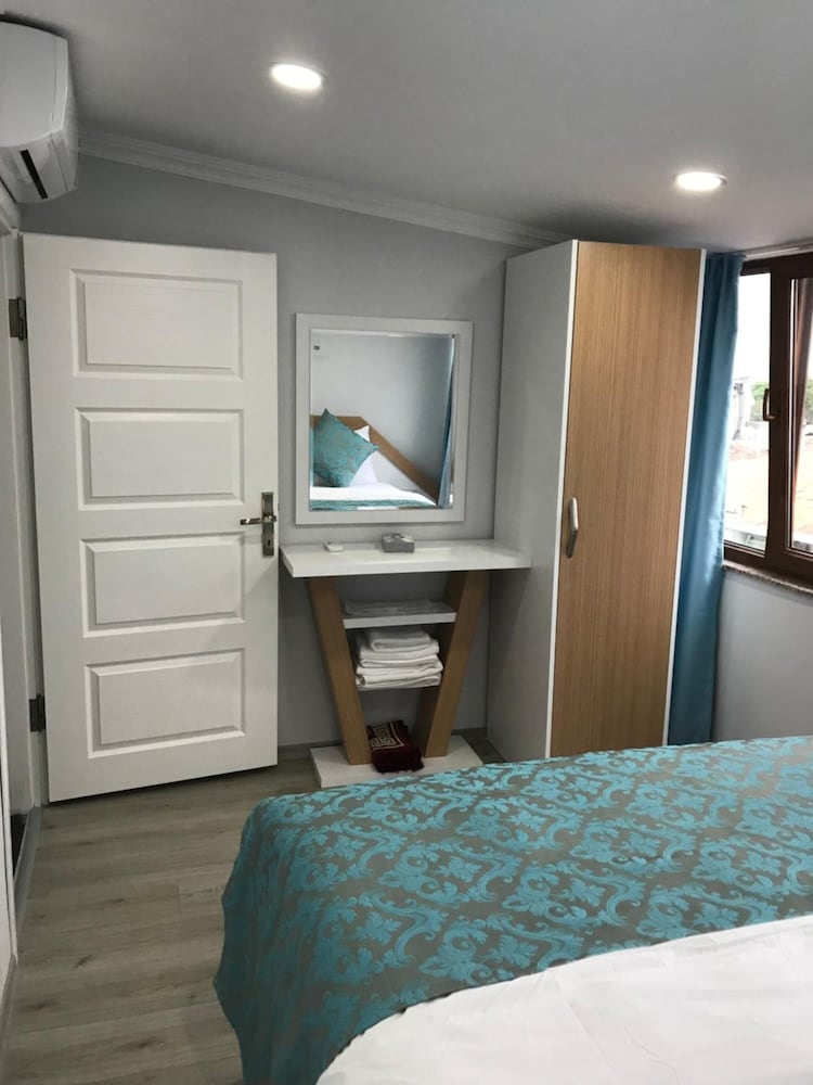 Senturkler Suite 8/35