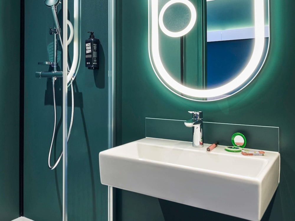 ibis Montlhery Paris Sud 67/68
