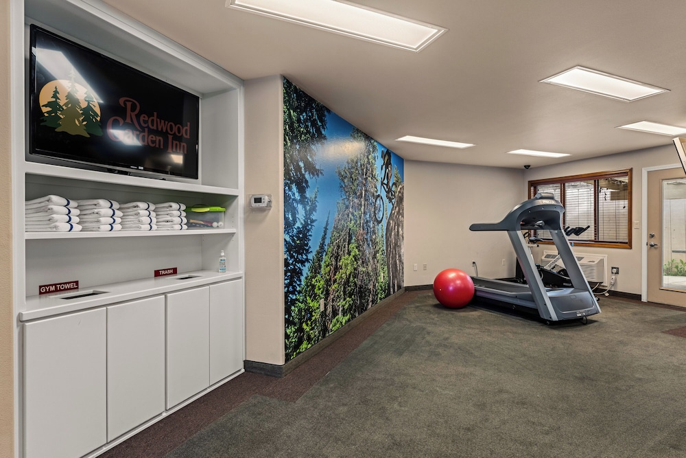 Redwood Hyperion Suites 40/65