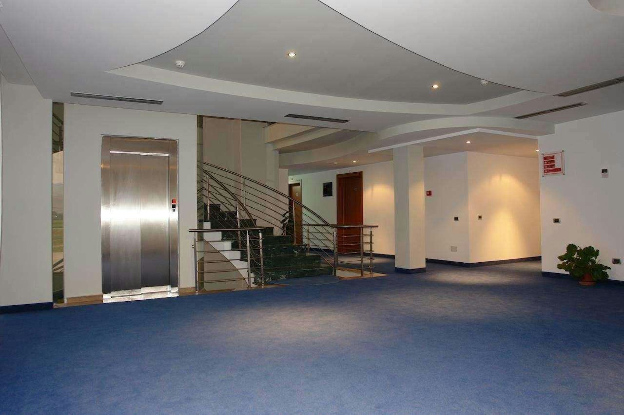 Hotel Airport Tirana 45/51