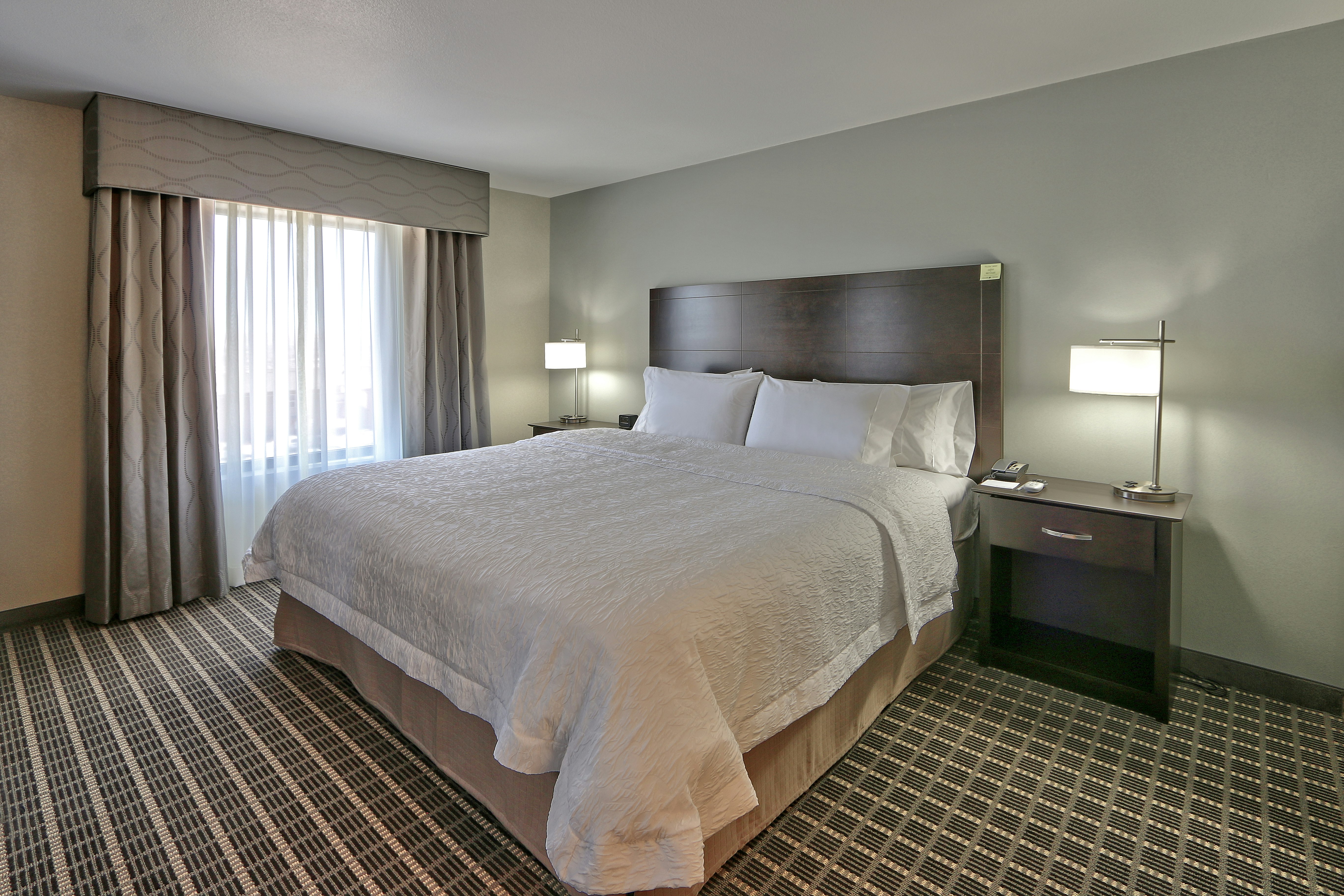 STUDIO, KING BED, ACCESSIBLE