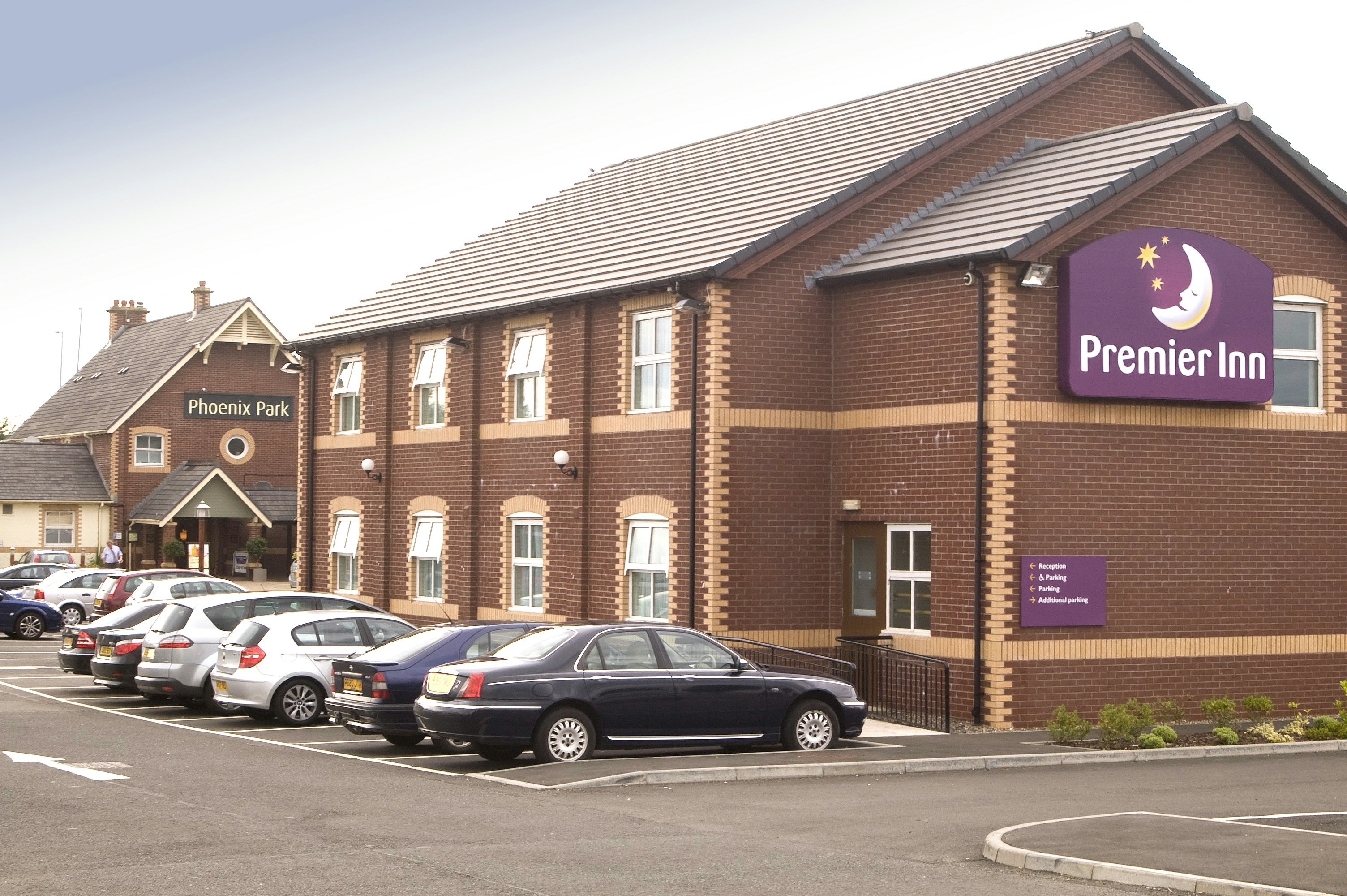 Premier Inn Glasgow (Paisley) 16/23