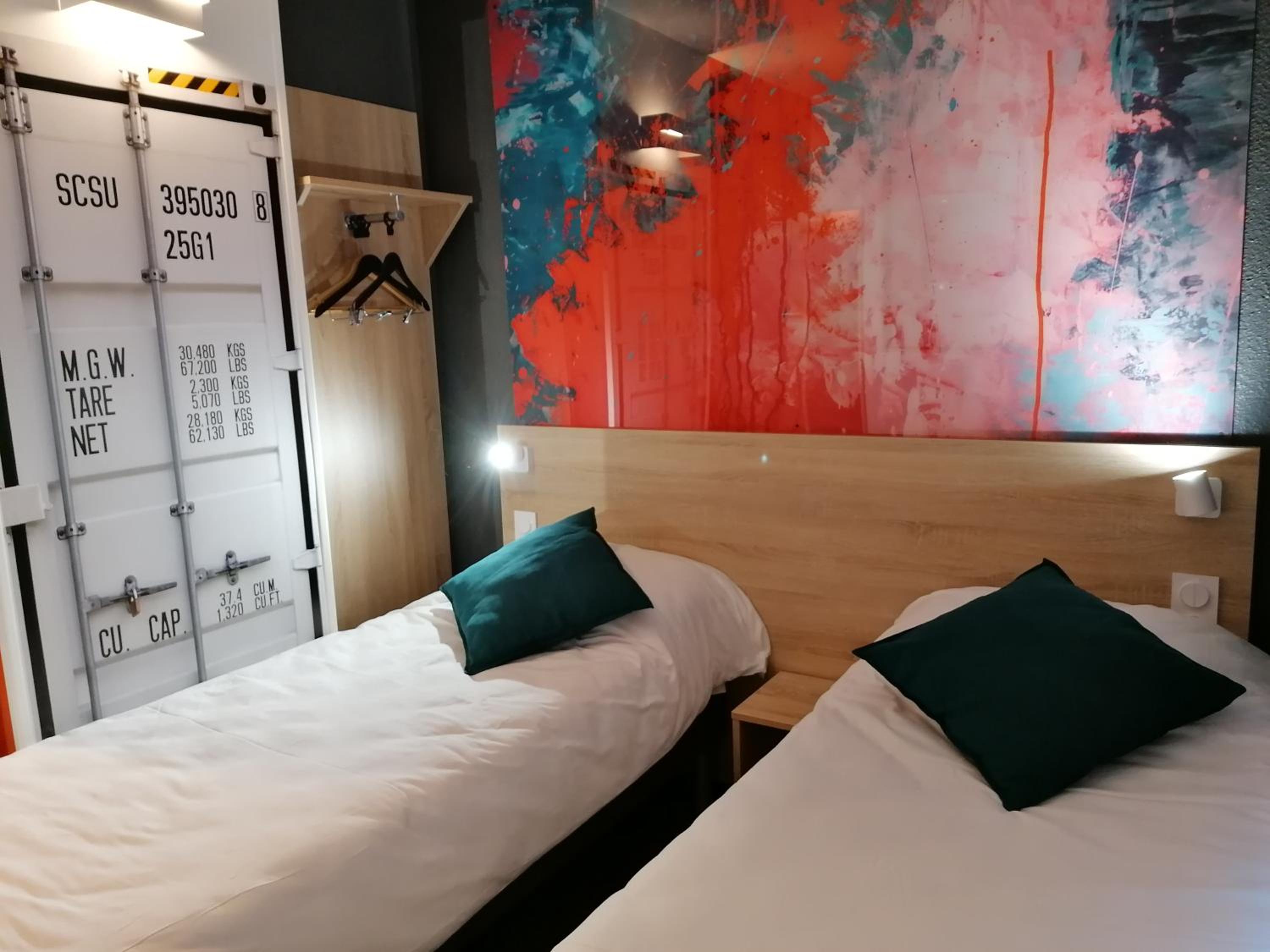 غرفة بسريرين منفصلين، Kyriad Direct Martigues 3/8