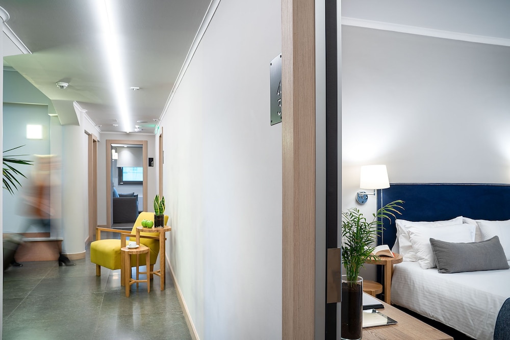 Chroma Fashion Rooms & Apartments 19/48