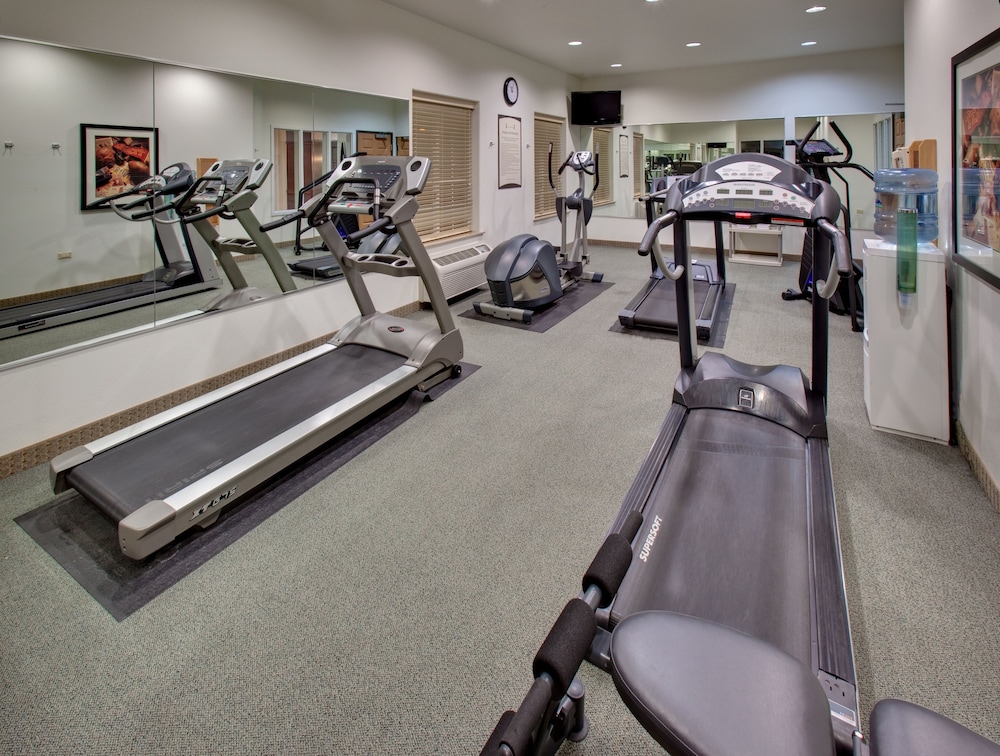STAYBRIDGE SUITES ROCKFORD 35/73