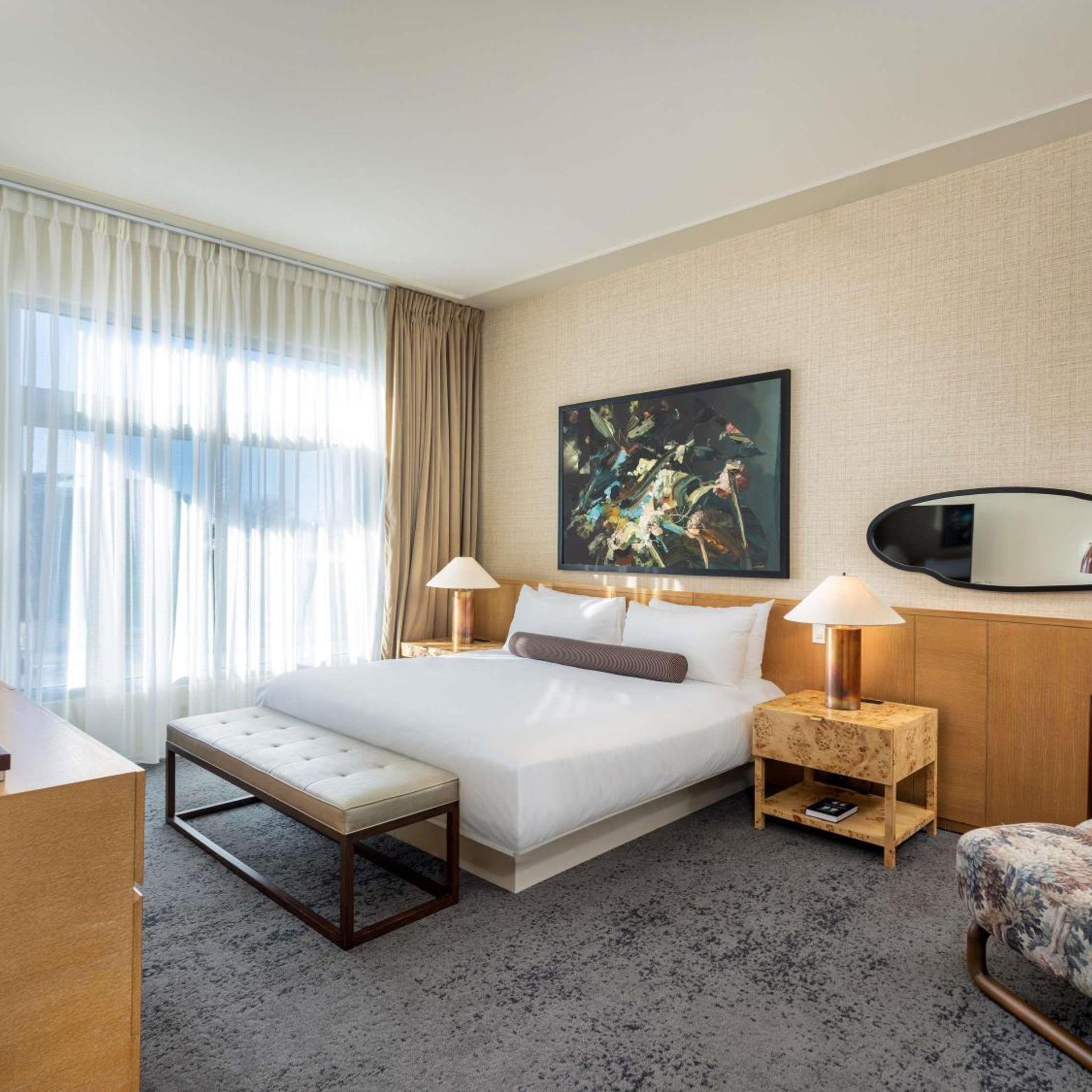 Deluxe, Queen Bed