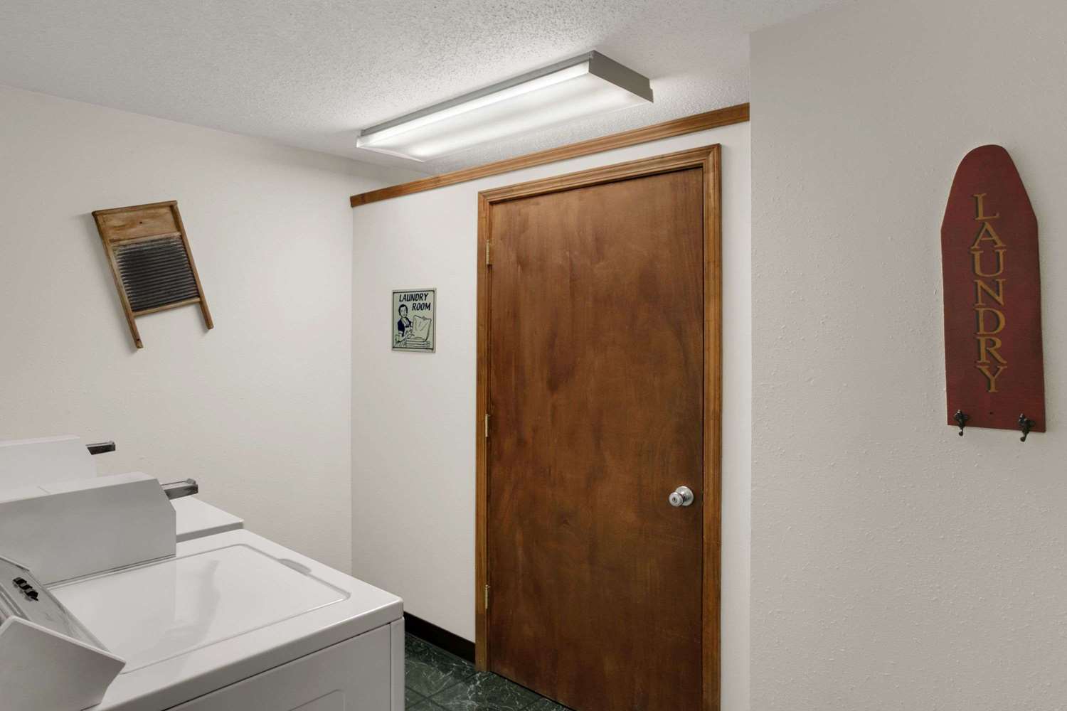 Super 8 by Wyndham Washington 32/32