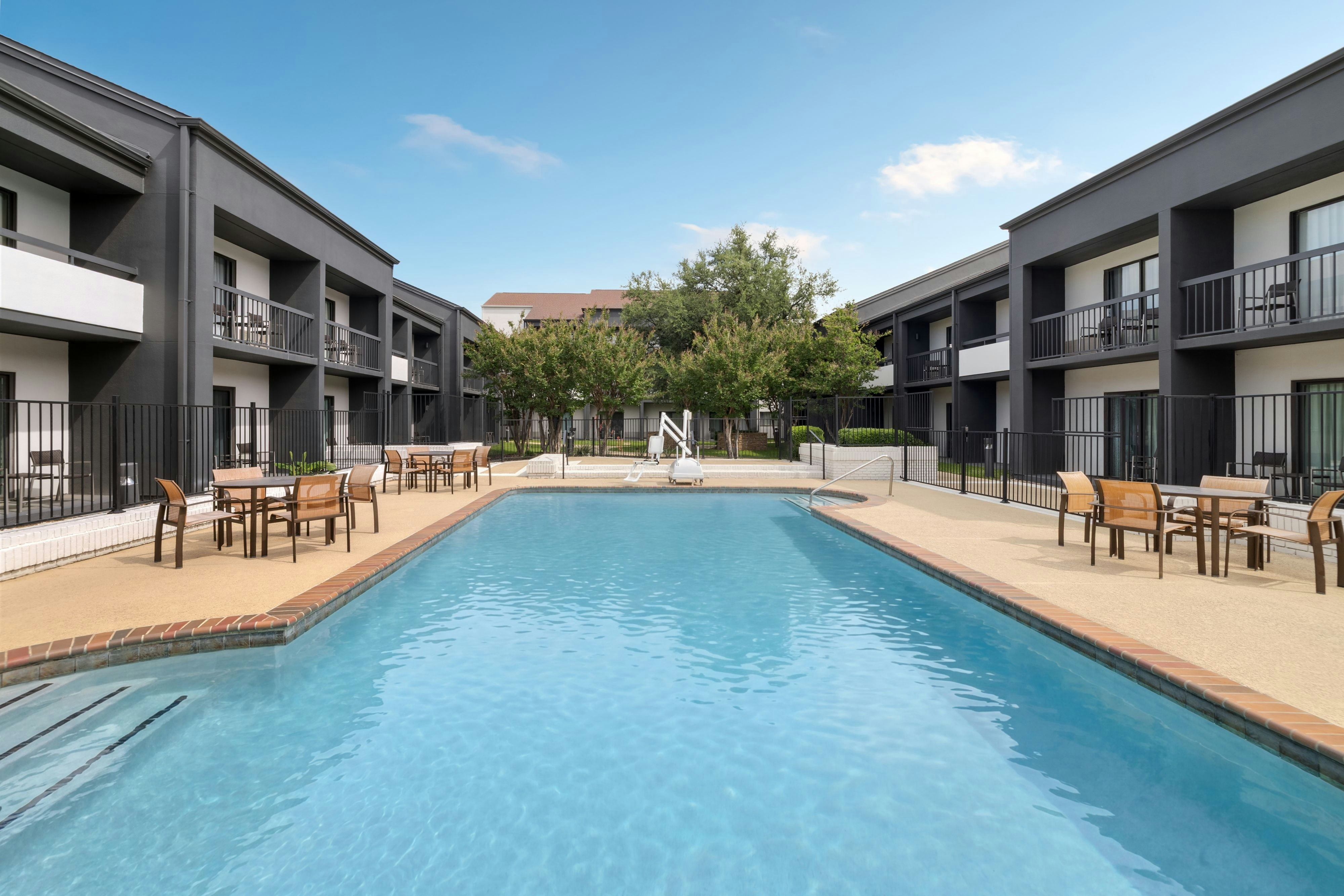 Courtyard Dallas-Fort Worth/Bedford 28/34