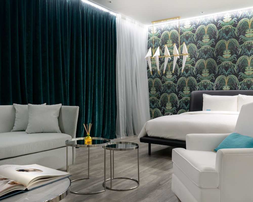 HOTEL POISPOIS 38/56