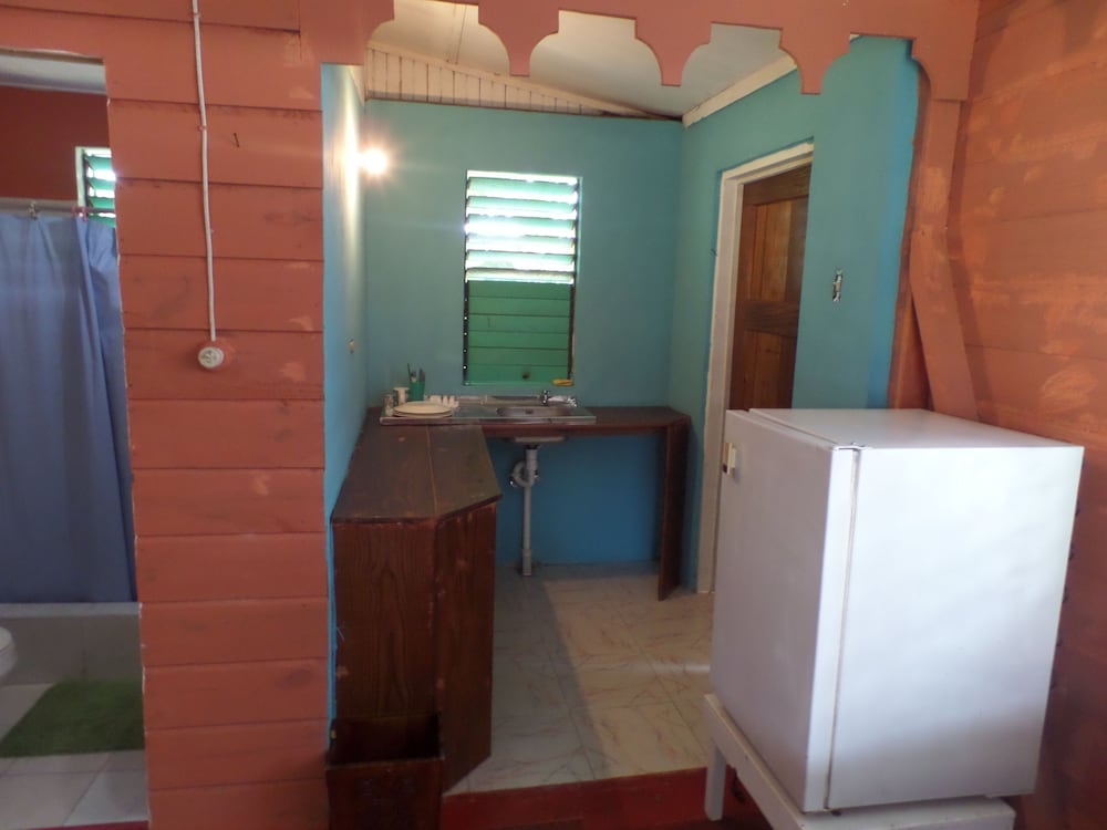 Beach Road Cottages At Jah Bs 15/29
