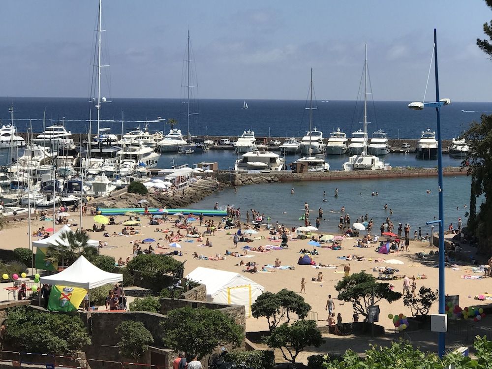 Hotel Restaurant la Calanque 40/50