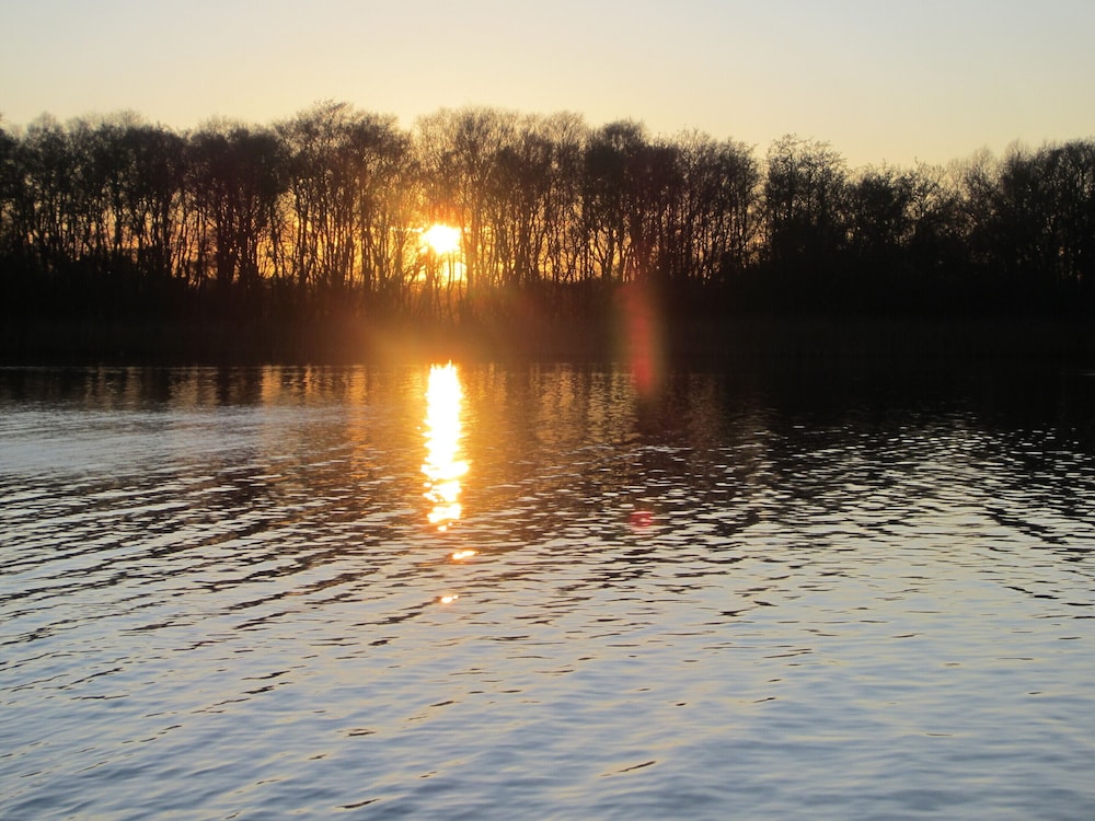 The Boathouse 35/50