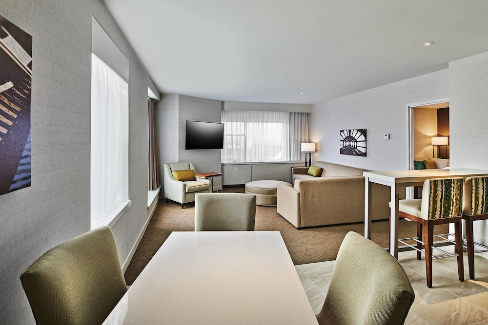 Delta Hotels By Marriott Dartmouth 28/43