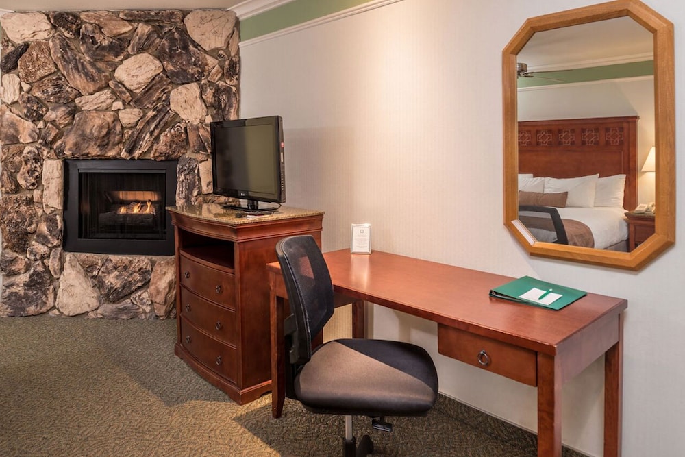 Laurel Inn & Conference Center 55/62