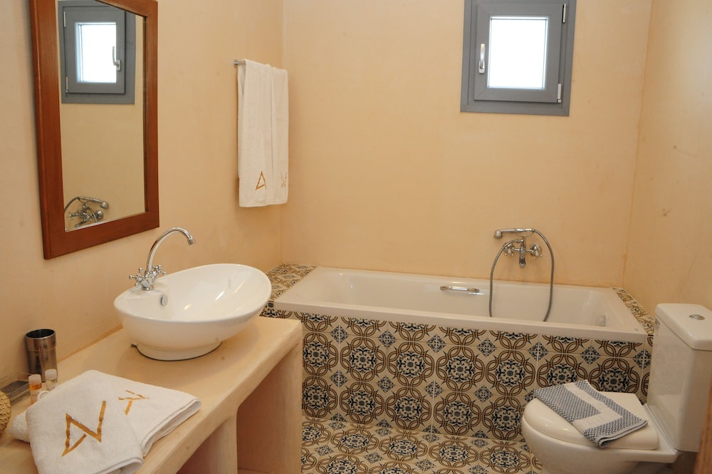 Annita S Village 66/68