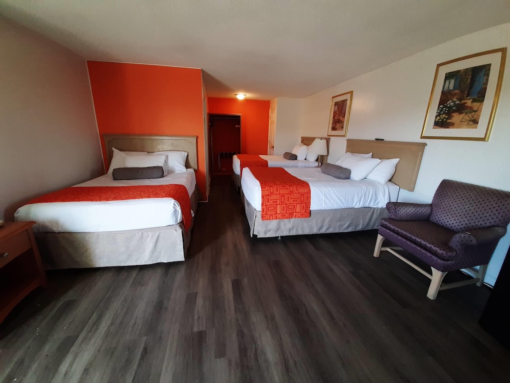 Drive Up, 3 Double Beds