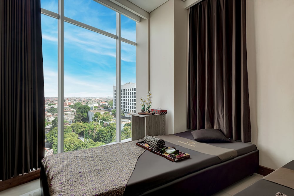 Goldvitel Hotel Surabaya 15/47
