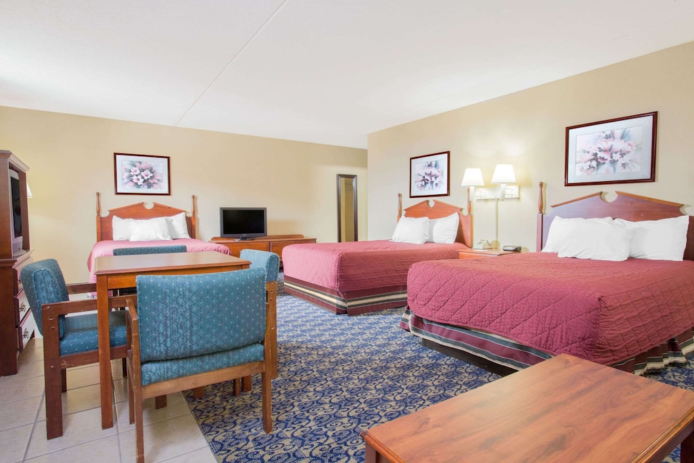 Ramada By Wyndham Angola/Fremont Area 13/41