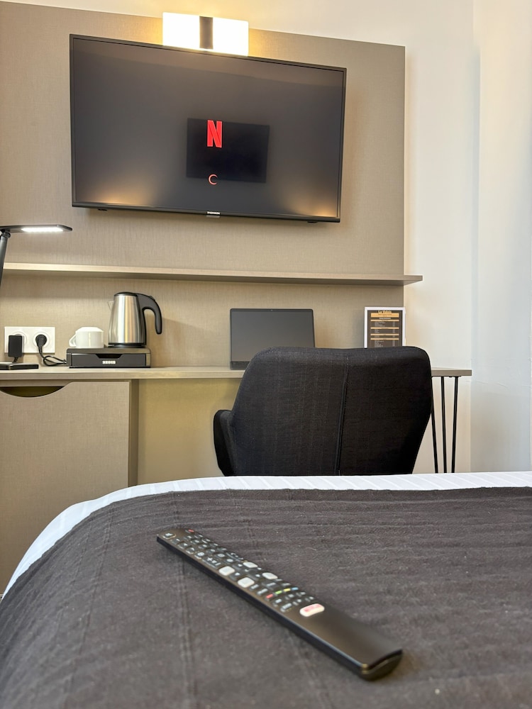 INTER-HOTEL LE VALOIS 47/50