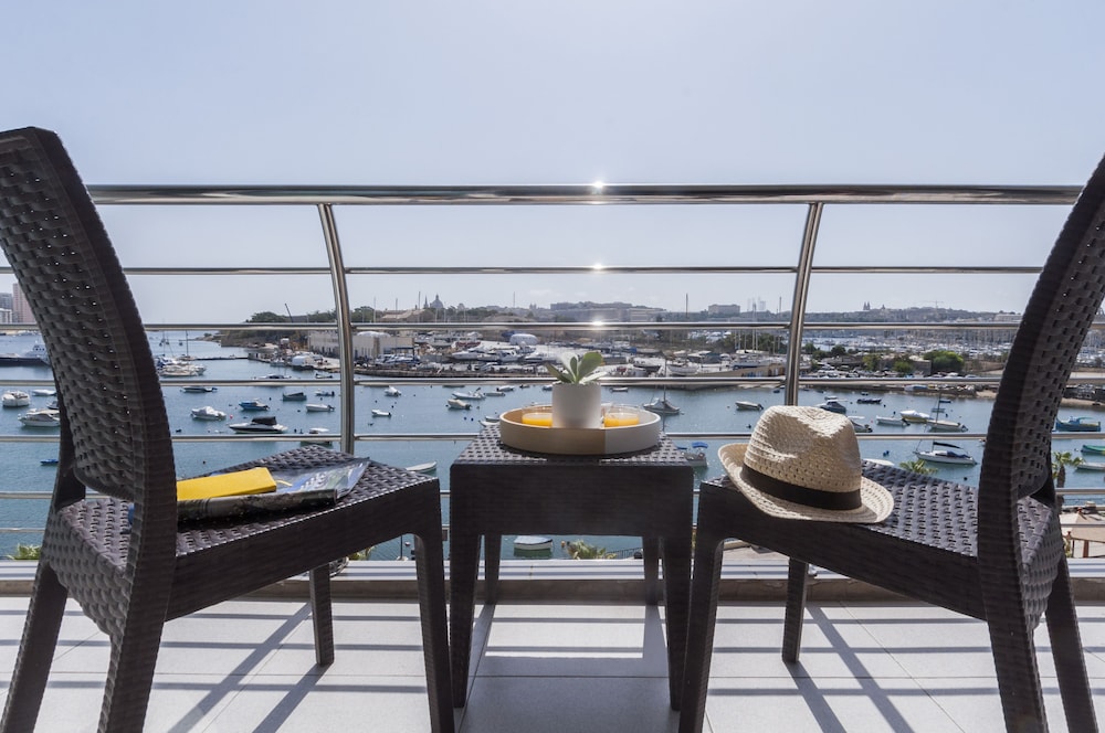 Blubay Apartments By St Hotels 38/48