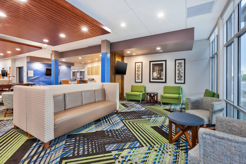 Holiday Inn Express Suites Grand Rapids Airport South 8/39