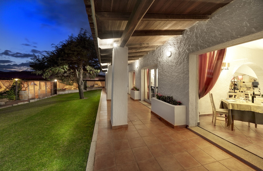 Colonna Grand Hotel Capo Testa 46/50