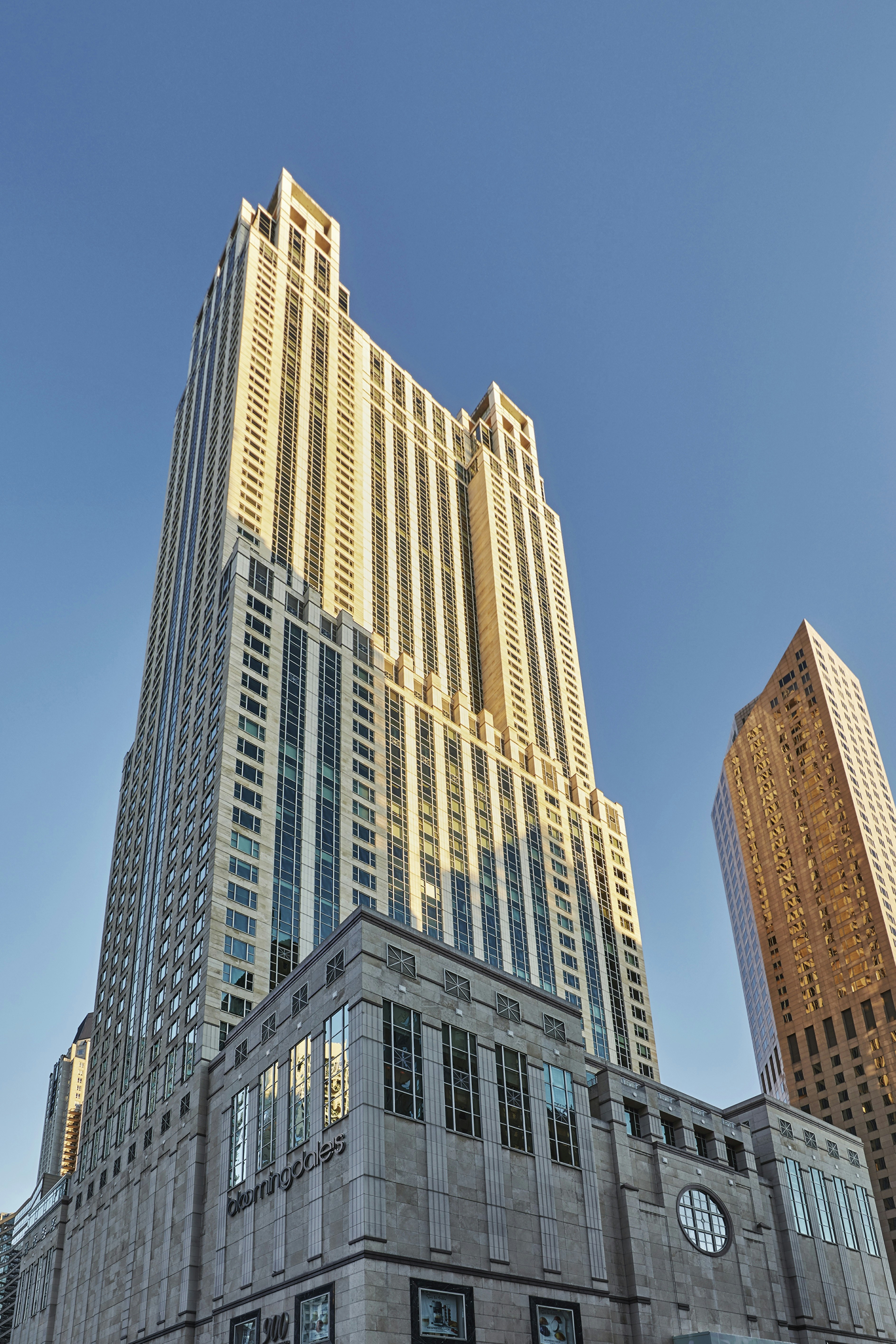EXECUTIVE, SUITE, KING BED, LAKE VIEW