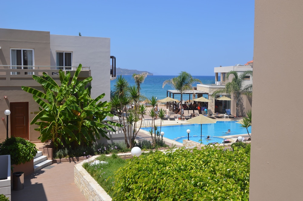 Golden Bay Suites 62/67