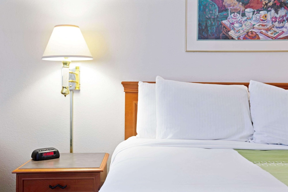 Days Inn by Wyndham Reno 29/47