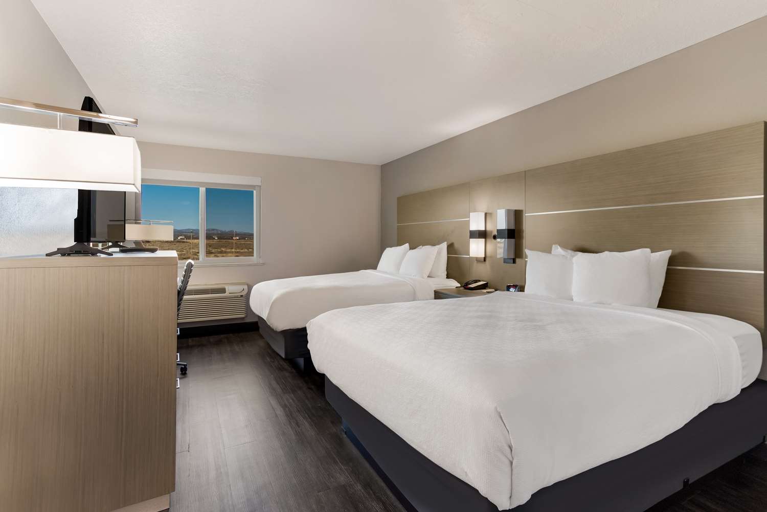 غرفة بسريرين كوين لذوي الإعاقة، Best Western Grants Inn 2/4