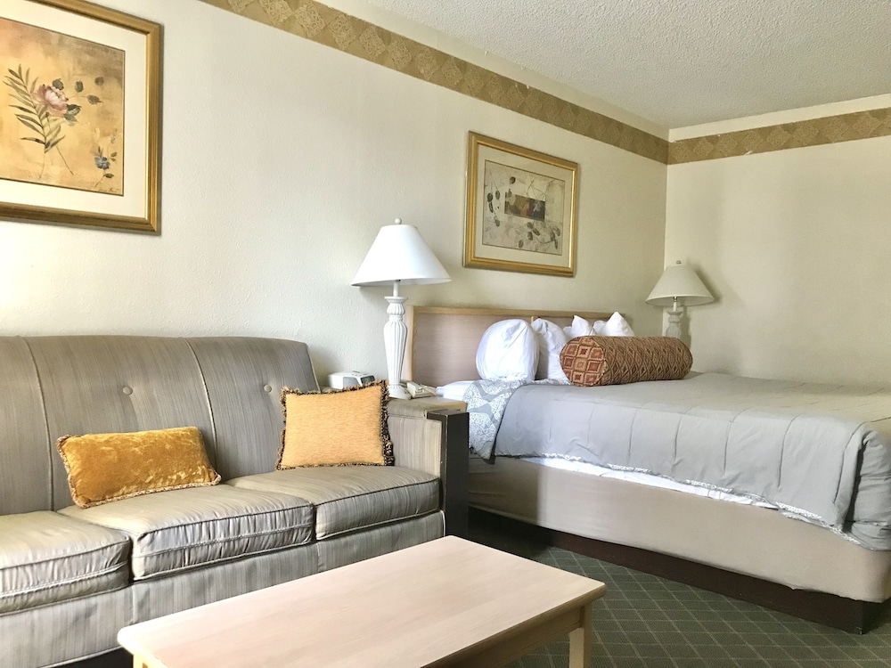 Brentwood Inn and Garden 23/47