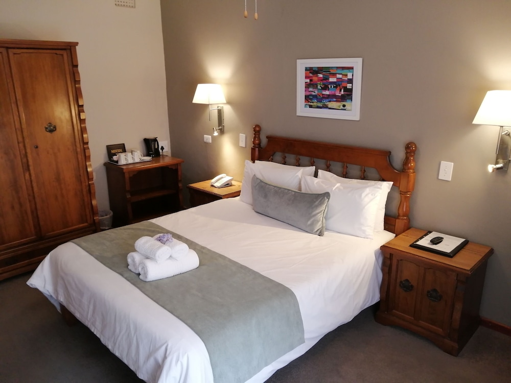 Eight Bells Mountain Inn 4/50