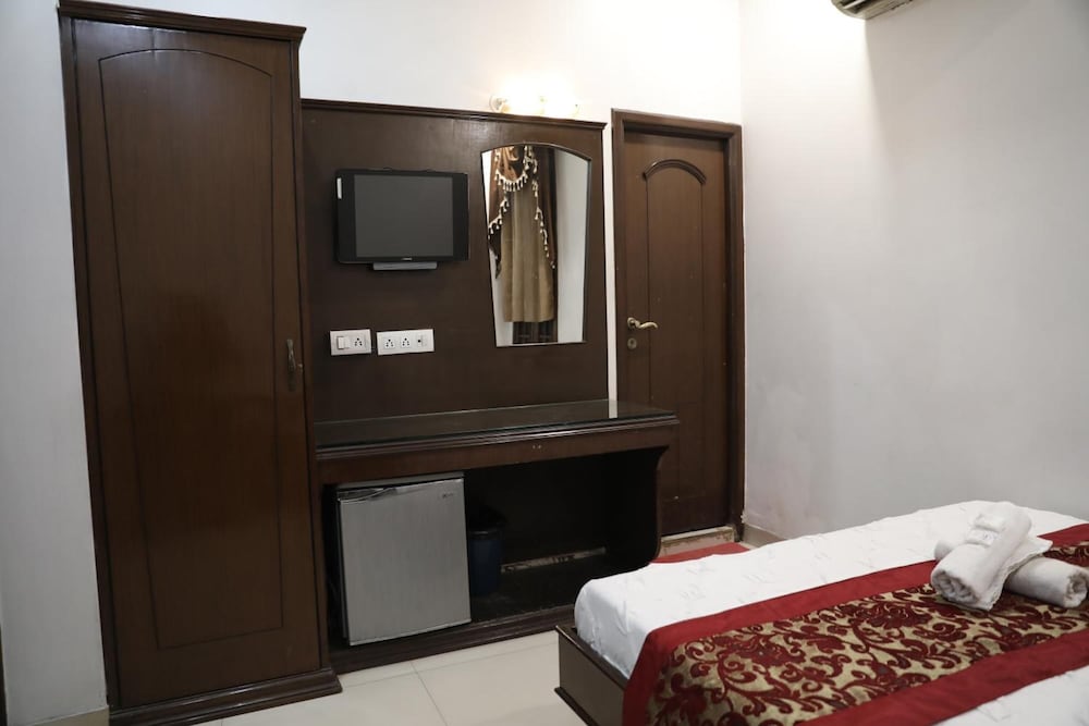 HOTEL HERITAGE INN 30/58