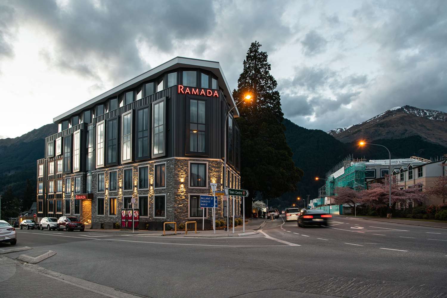 Ramada By Wyndham Queenstown Central 15/16