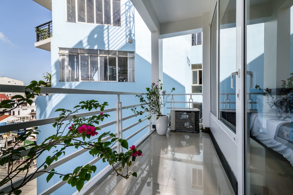 Baly Hotel 2/72